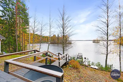 Mökki en rondins ~26 m² (1971) + sauna et aitta à deux chambres, 2 450 m² et rive privée — Nieminen / Rääkkylä — 1