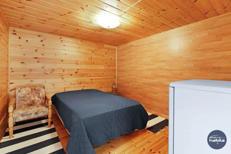 Mökki en rondins ~26 m² (1971) + sauna et aitta à deux chambres, 2 450 m² et rive privée — Nieminen / Rääkkylä — 15