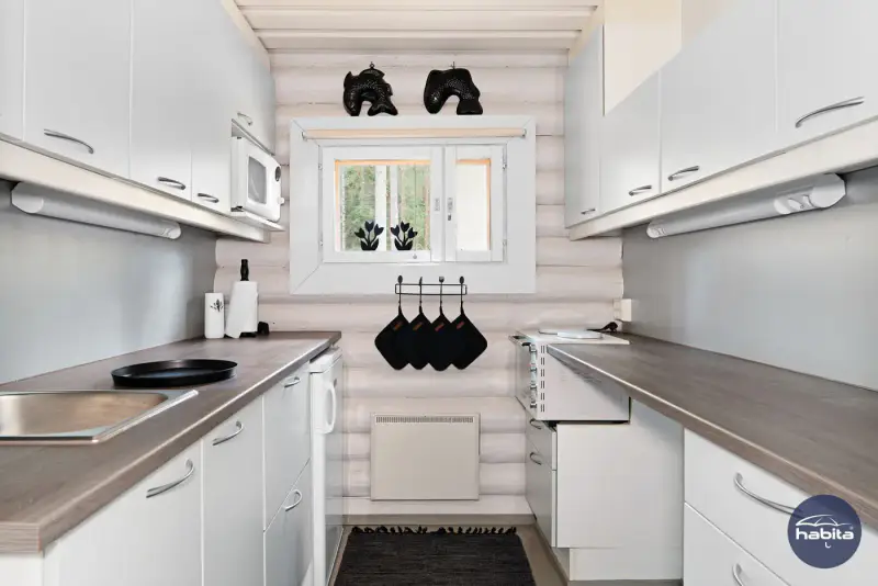 Mökki en rondins ~26 m² (1971) + sauna et aitta à deux chambres, 2 450 m² et rive privée — Nieminen / Rääkkylä — 13