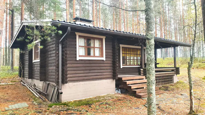 Hirsimökki Honka ~43 m² (1973) + rantasauna et savusauna, 3 610 m² et ~70 m de rive privée Pyhäselkä — Nieminen / Rääkkylä — 2