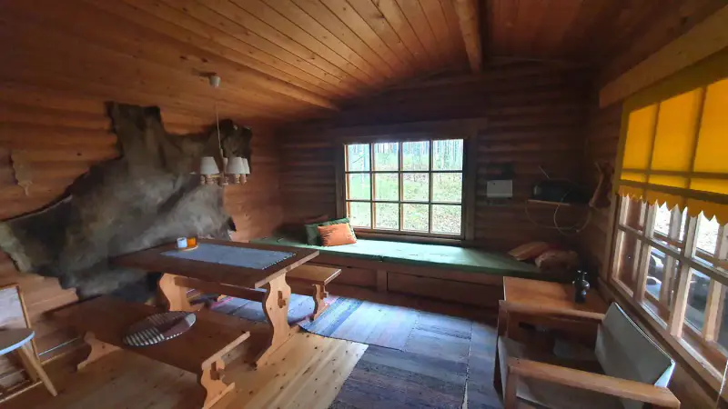 Hirsimökki Honka ~43 m² (1973) + rantasauna et savusauna, 3 610 m² et ~70 m de rive privée Pyhäselkä — Nieminen / Rääkkylä — 9
