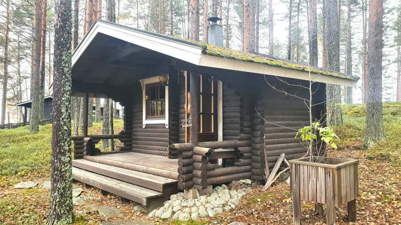 Hirsimökki Honka ~43 m² (1973) + rantasauna et savusauna, 3 610 m² et ~70 m de rive privée Pyhäselkä — Nieminen / Rääkkylä — 5