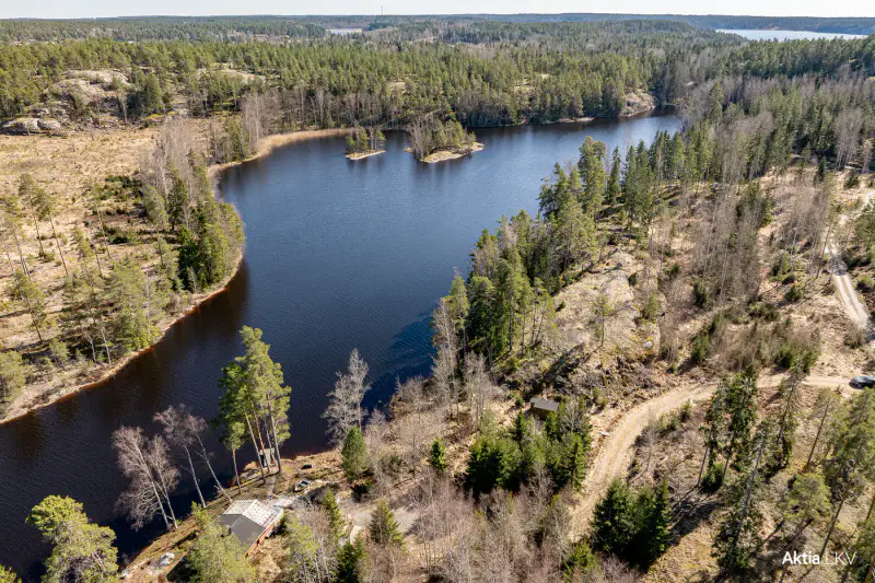 Domaine forêt et rive 12,86 ha, 440 m sur le Långträsket + bâtiment-sauna 18 m² (1992) — Kårböle, Bromarv / Raasepori — 16
