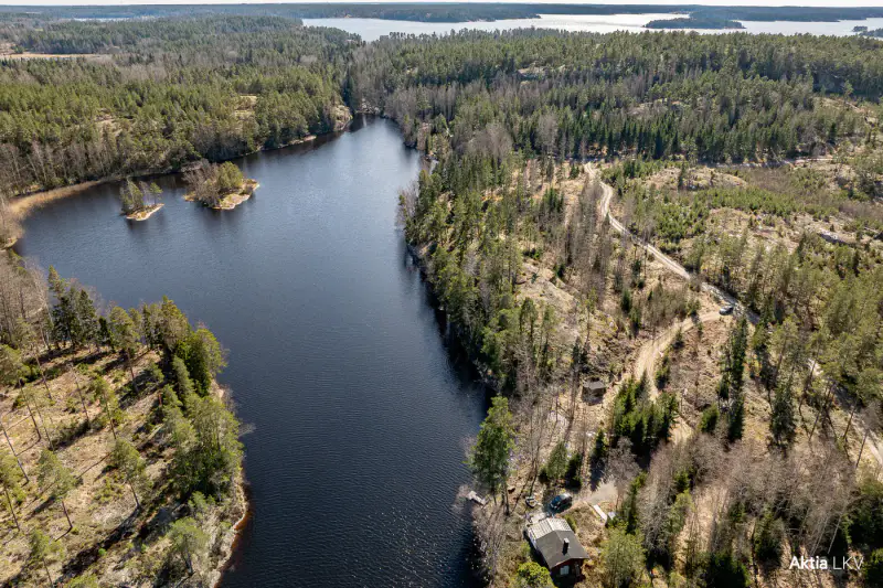 Domaine forêt et rive 12,86 ha, 440 m sur le Långträsket + bâtiment-sauna 18 m² (1992) — Kårböle, Bromarv / Raasepori — 11