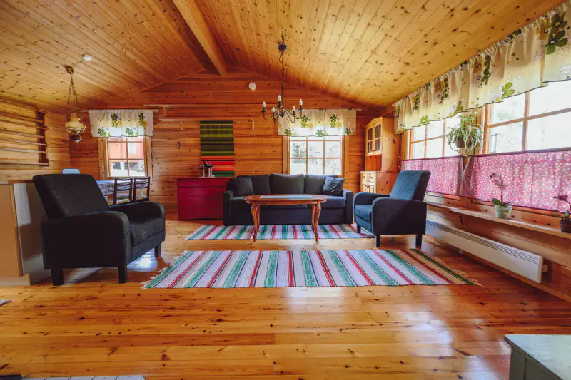 Hirsihuvila ~55 m² + maison d’amis et rantasauna, ~2,75 ha et rive mer — Älgö / Raasepori — 10