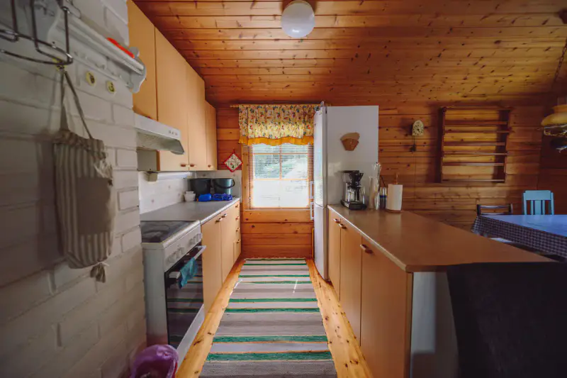Hirsihuvila ~55 m² + maison d’amis et rantasauna, ~2,75 ha et rive mer — Älgö / Raasepori — 12