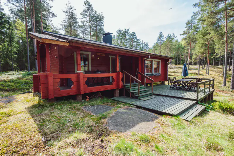 Hirsihuvila ~55 m² + maison d’amis et rantasauna, ~2,75 ha et rive mer — Älgö / Raasepori — 8
