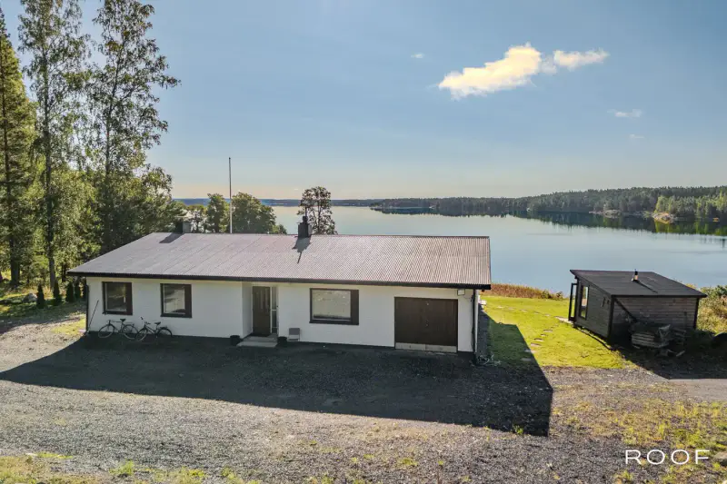 Maison/chalet 112 m² (1977), ~150 m rive mer Edesviken, 1,2 ha — Raasepori — 3
