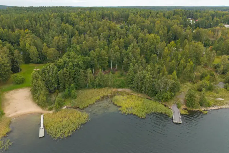 Terrain loisirs ~2,49 ha, rive sud Vikstrandsviken (~110 m), permis 2025 — Tenhola / Raasepori — 14