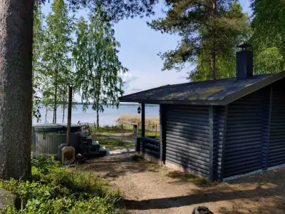Chalet rive Saimaa près Linnansaari — Vaahersalo (Rantasalmi), 83 m², 5 030 m², ~100 m rive — 1