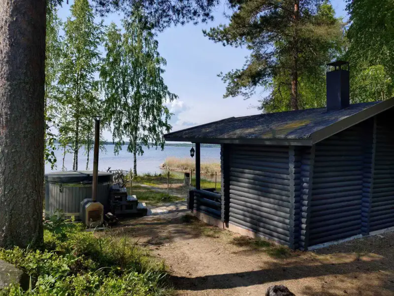 Chalet rive Saimaa près Linnansaari — Vaahersalo (Rantasalmi), 83 m², 5 030 m², ~100 m rive — 1