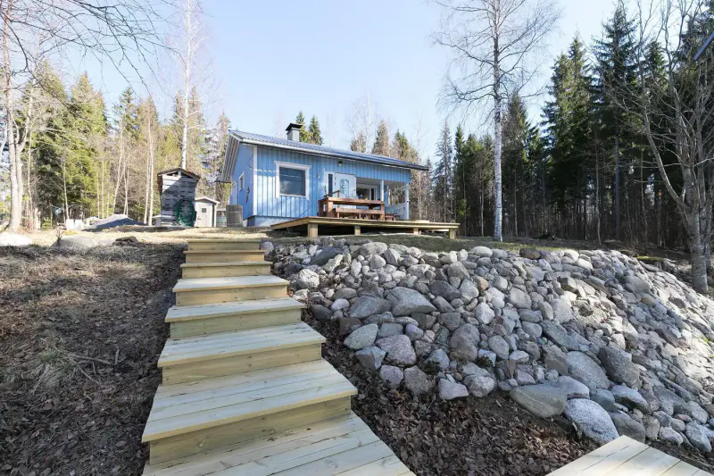 Mökki ~36 m² (2006) + sauna à bois, 4 761 m² et ~80 m de rive privée sur l’Armisvesi — Myhinpää / Rautalampi — 5