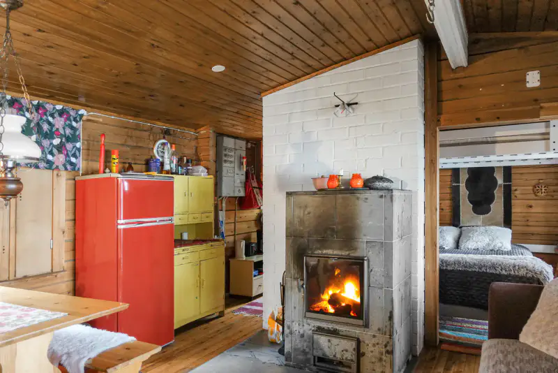 Chalet ~31 m² + sauna 1976, rive Putkosjärvi (~170 m) et rivière, 7 970 m² — Ristijärvi — 5
