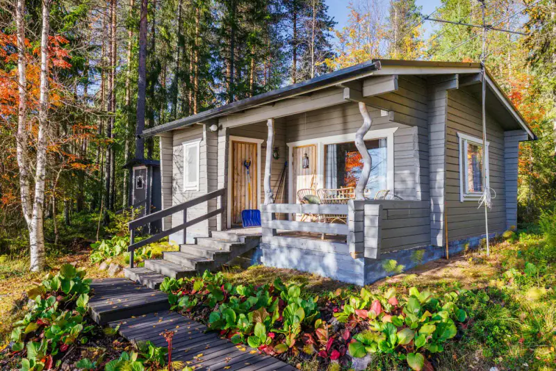 Chalet en rondins (30,6 m²) + sauna extérieur, 2 435 m² et 73 m de rive sable sur le Sonkajärvi — Sonka, Rovaniemi — 2