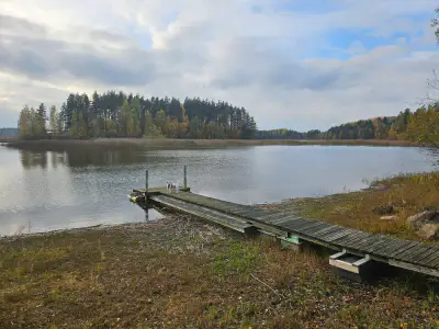 Mökki traditionnel (1960) + sauna de rive en rondins (1985), 2 330 m² et rive privée de sable sur la Saimaa — Salosaari / Ruokolahti — 1
