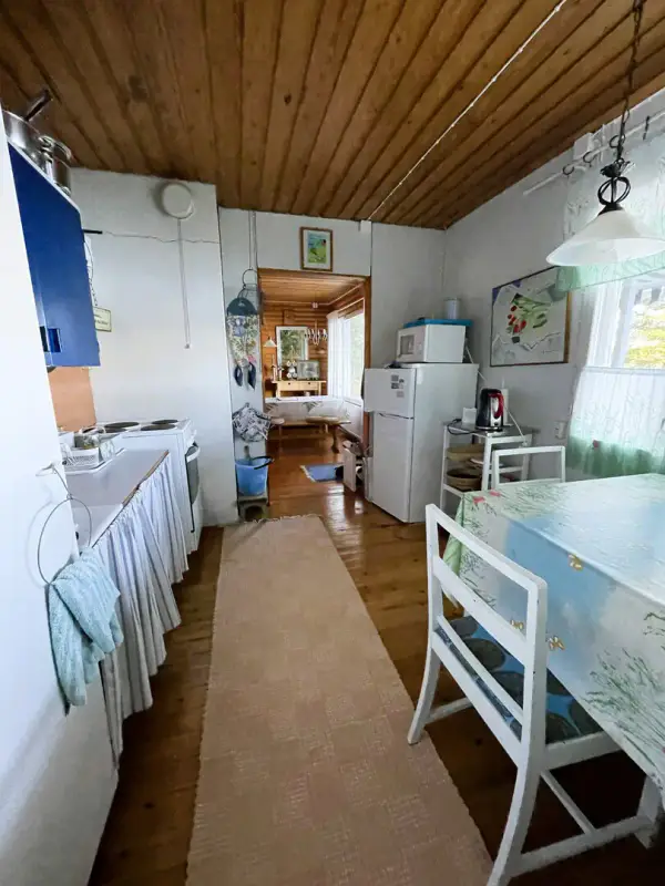 Mökki ~34,5 m² (1967) + sauna séparée à bois, 2 050 m² et rive privée sur le Vahterusjärvi — Kaiturinpää / Ruokolahti — 10