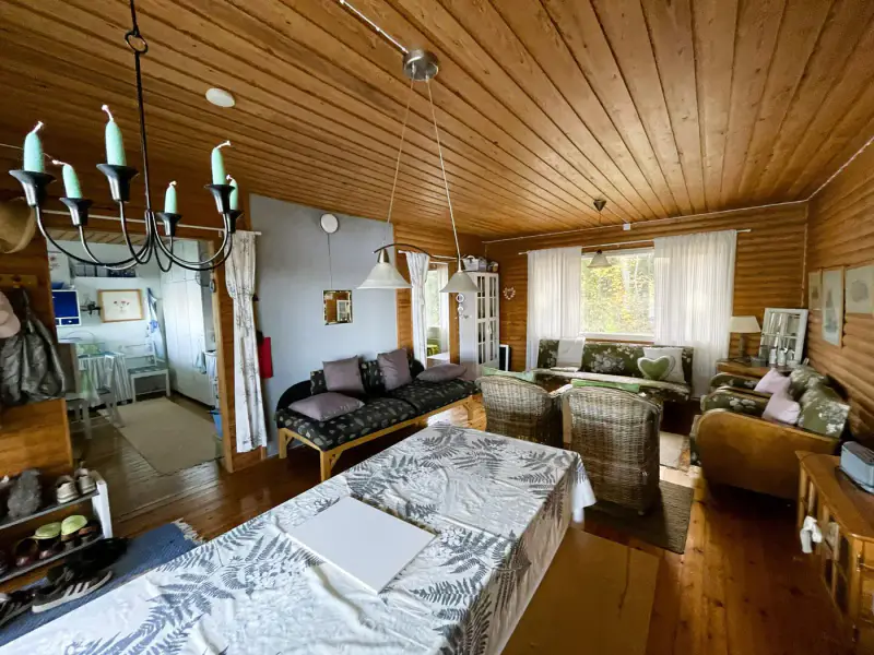 Mökki ~34,5 m² (1967) + sauna séparée à bois, 2 050 m² et rive privée sur le Vahterusjärvi — Kaiturinpää / Ruokolahti — 8