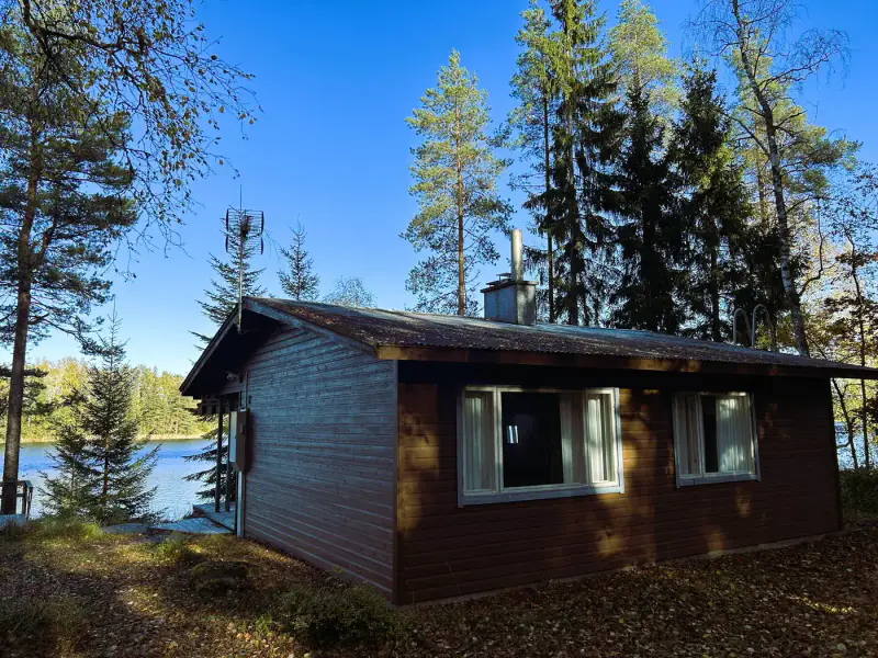 Mökki ~34,5 m² (1967) + sauna séparée à bois, 2 050 m² et rive privée sur le Vahterusjärvi — Kaiturinpää / Ruokolahti — 5