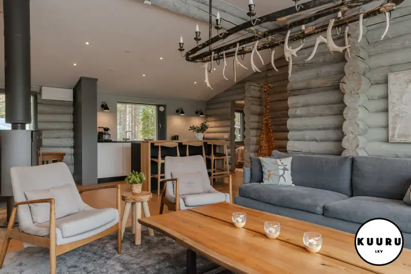 Villa kelohirsi ~89 m² (2009) + maison d’amis, 39 ha et jusqu’à 720 m de rive — Hautajärvi / Salla — 11