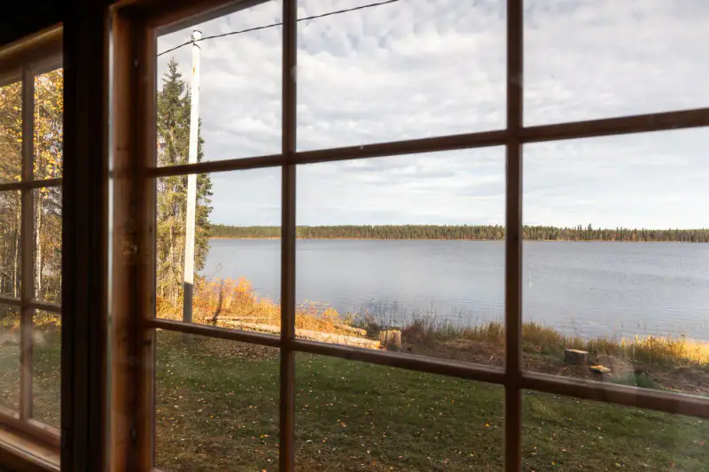 Chalet en rondins de 2002 meublé, 109 m de rive privée sur le Leusjärvi, 9 700 m² — Hautajärvi, Salla — 17