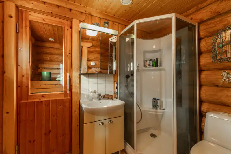 Chalet en rondins de 2002 meublé, 109 m de rive privée sur le Leusjärvi, 9 700 m² — Hautajärvi, Salla — 14