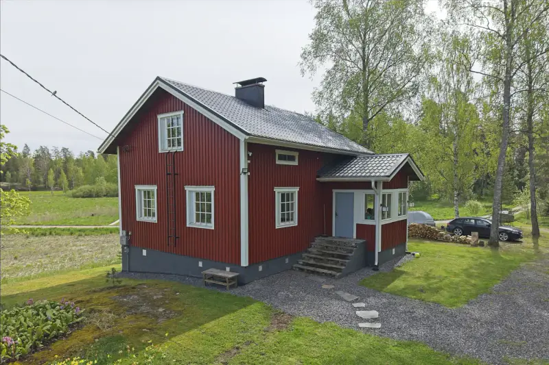 Maison de bord de mer ~100 m² rénovée 2021-2025 + sauna, 4,31 ha, ponton béton et chenal dragué — Särkisalo / Salo — 9