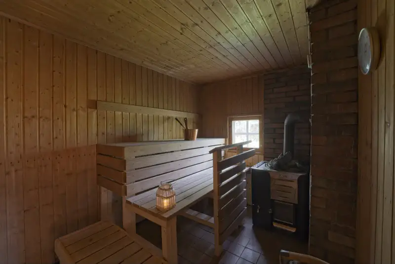 Maison de bord de mer ~100 m² rénovée 2021-2025 + sauna, 4,31 ha, ponton béton et chenal dragué — Särkisalo / Salo — 17