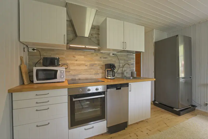 Maison de bord de mer ~100 m² rénovée 2021-2025 + sauna, 4,31 ha, ponton béton et chenal dragué — Särkisalo / Salo — 16