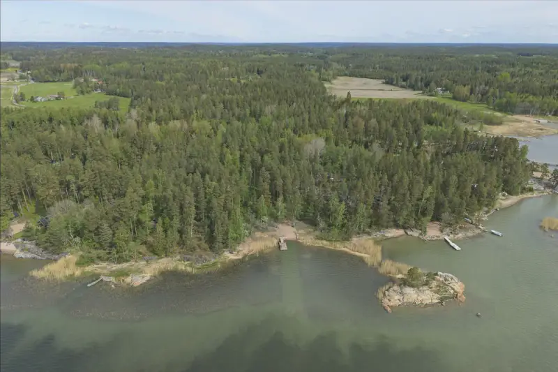 Maison de bord de mer ~100 m² rénovée 2021-2025 + sauna, 4,31 ha, ponton béton et chenal dragué — Särkisalo / Salo — 5