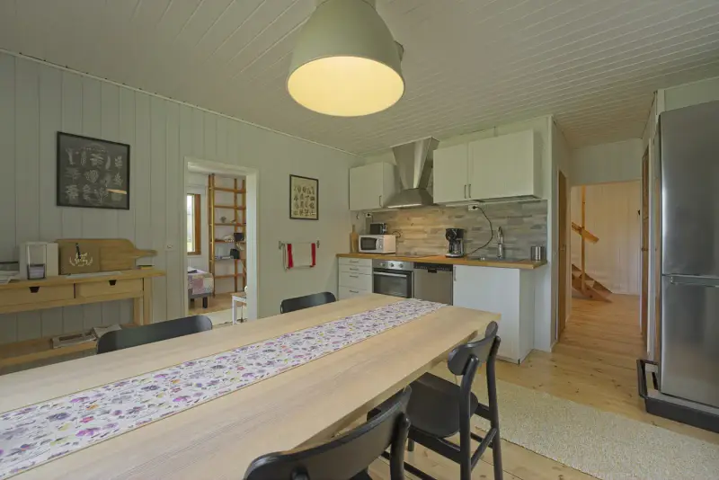 Maison de bord de mer ~100 m² rénovée 2021-2025 + sauna, 4,31 ha, ponton béton et chenal dragué — Särkisalo / Salo — 15