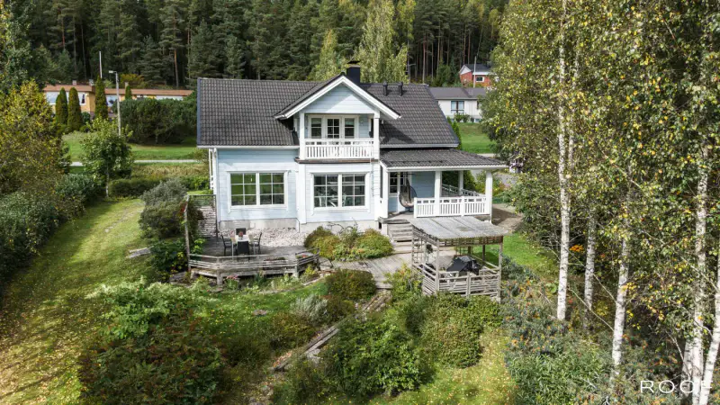 Maison mer 168 m² (2006), chenal dragué ~20 m + vesijättö, 6 229 m² — Vartsala / Salo — 1