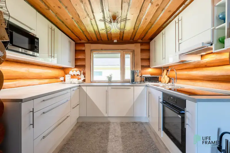 Chalet à Sastamala  rive privée  1 708 m² — 295 000 € — 5