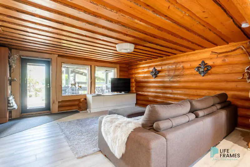 Chalet à Sastamala  rive privée  1 708 m² — 295 000 € — 9