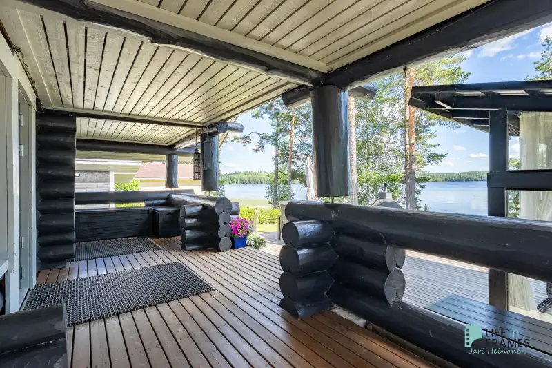 Chalet à Sastamala  rive privée  1 708 m² — 295 000 € — 19