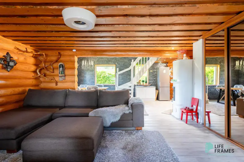 Chalet à Sastamala  rive privée  1 708 m² — 295 000 € — 11