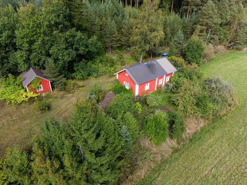 Ensemble idyllique ~69 m² (1920), rive mer Nuuttiniemenlahti, 3 133 m² — Sauvo — 1