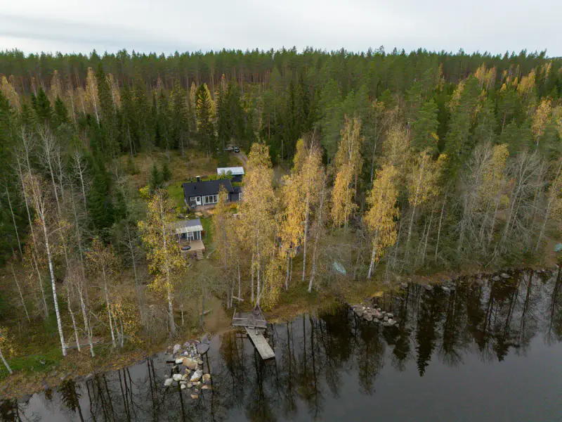 Chalet Kontio ~62 m² (2004) année-ronde + sauna de rive, 6 960 m² et plage de sable — Vuokalanjärvi / Säimen — 1