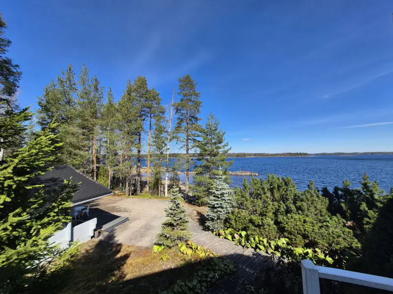 Mökki rondins ~95 m² (2000) + rantasauna rénové 2024, 7 440 m² (~140 m rive), Haapavesi — Aholahti / Savonlinna — 6