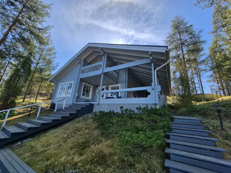 Mökki rondins ~95 m² (2000) + rantasauna rénové 2024, 7 440 m² (~140 m rive), Haapavesi — Aholahti / Savonlinna — 1