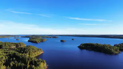 Ensemble Saimaa ~3,9 ha + plage sable, mökki 88 m² (1981) — Pietolansaari / Savonlinna — 1