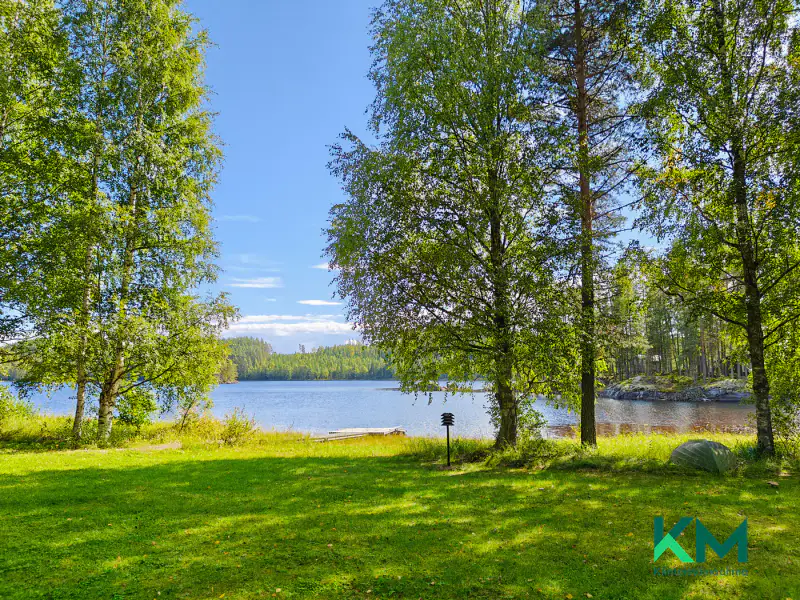Ensemble pyöröhirsi 1987 + sauna + hirsitalo, rive Hietalampi (lien Saimaa) — Savonranta — 2
