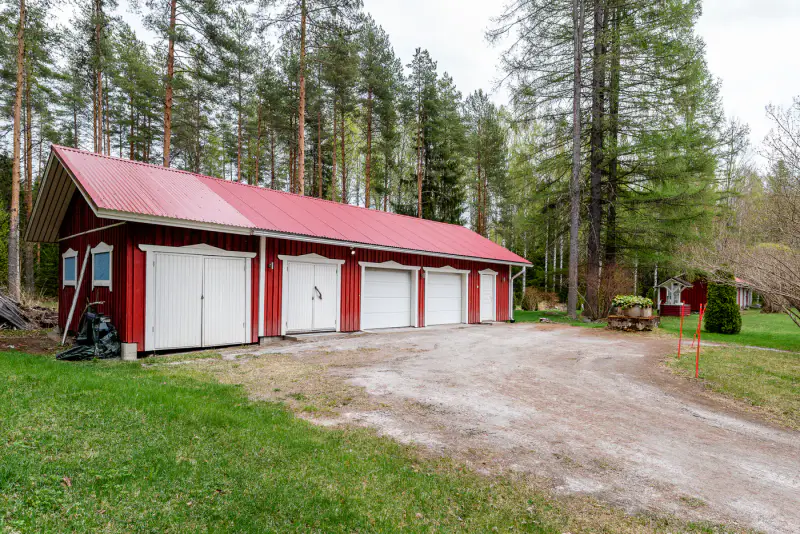 Ancienne maison du meunier 1904 ~104 m², rive Myllylampi, 1,4 ha — Makkola / Savonlinna — 5