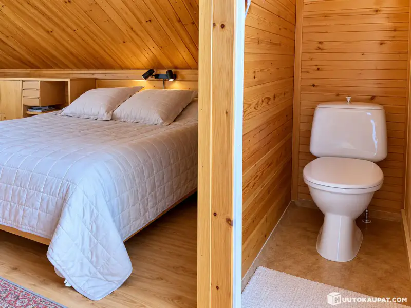 Base nature sur ~9 ha au bord de l’Angeljoki : maison, 4 cabanes, 2 saunas de rive — enchère, clôture le 20.11 — Savukoski — 5