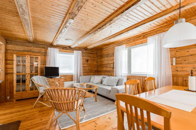 Deux mökkis en rondins (1977 et 1991, ~69 m² au total) + sauna à bois, 7 559 m² et rive privée sur la Siikajoki — Paavola / Siikajoki — 15