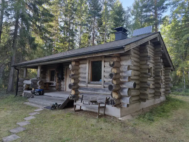 Mökki rondins ~50–68 m² (1990), 7 600 m², ~75 m rive Mankilanjärvi — Mankila / Siikalatva — 4