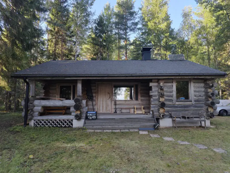 Mökki rondins ~50–68 m² (1990), 7 600 m², ~75 m rive Mankilanjärvi — Mankila / Siikalatva — 2