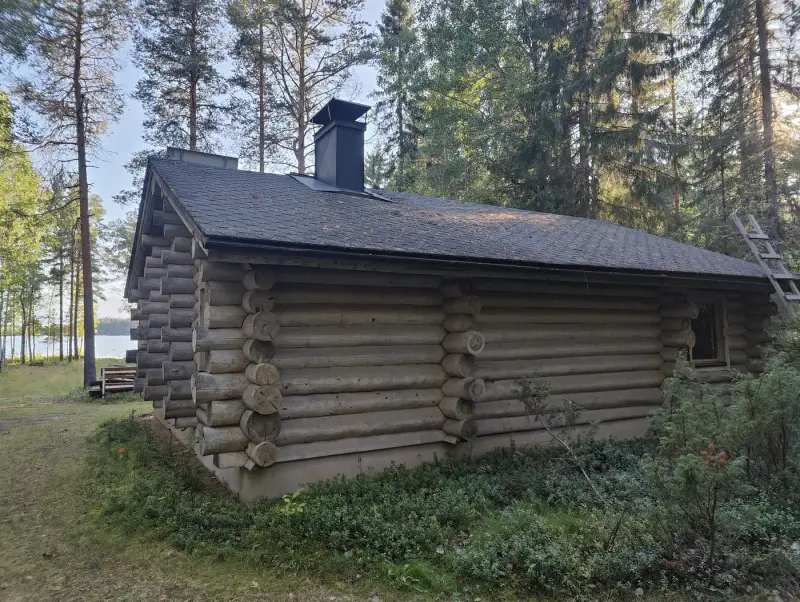 Mökki rondins ~50–68 m² (1990), 7 600 m², ~75 m rive Mankilanjärvi — Mankila / Siikalatva — 7
