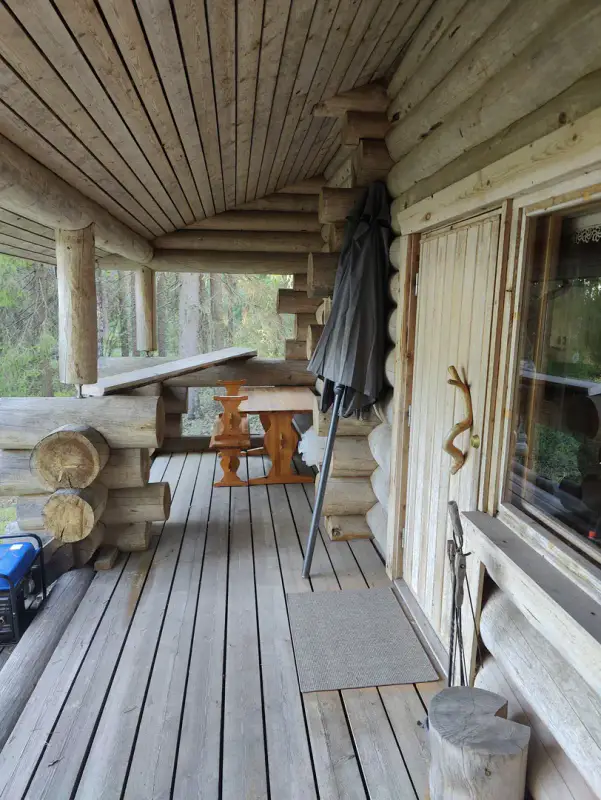 Mökki rondins ~50–68 m² (1990), 7 600 m², ~75 m rive Mankilanjärvi — Mankila / Siikalatva — 6
