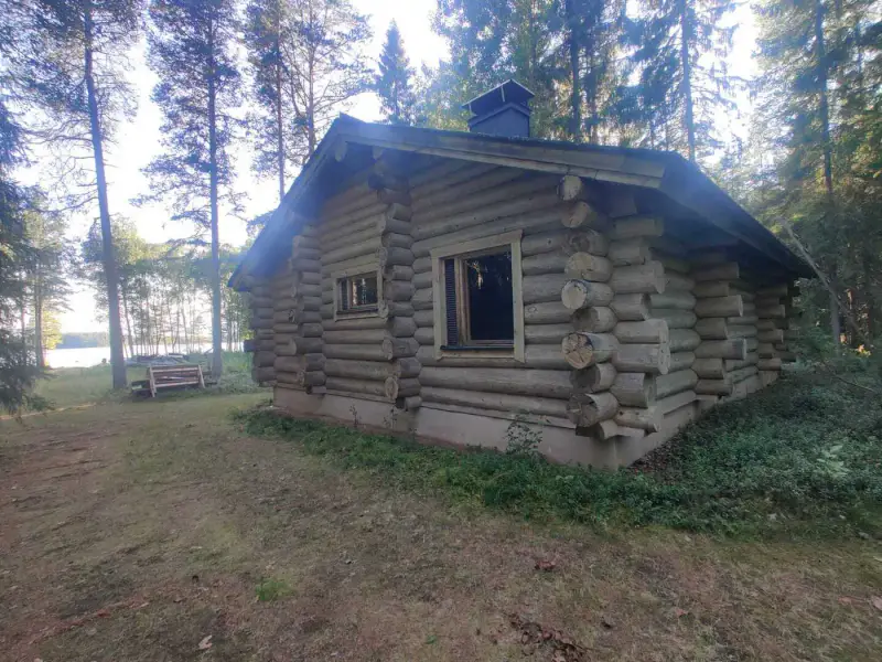 Mökki rondins ~50–68 m² (1990), 7 600 m², ~75 m rive Mankilanjärvi — Mankila / Siikalatva — 1