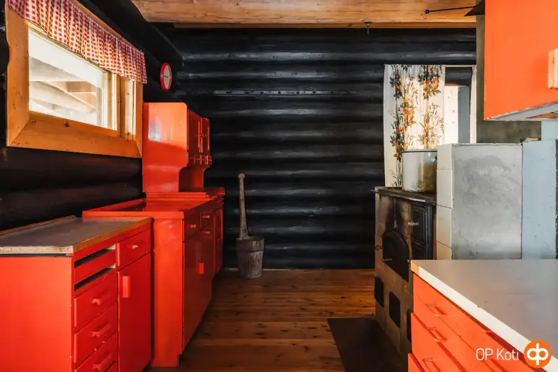 Chalet en rondins ronds (81 m²) à rénover, 4 620 m² et ~200 m de rive privée sur le Pieni-Sulkava — Siilinjärvi — 6